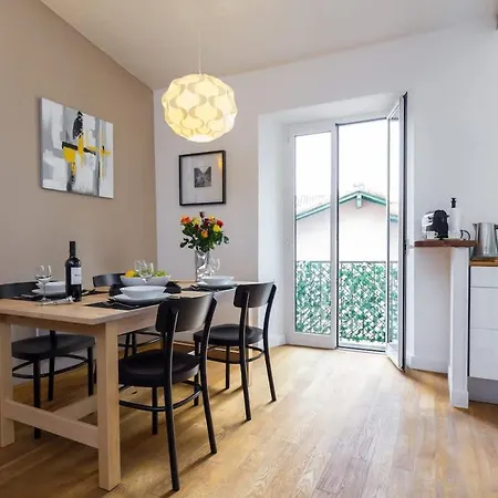 Elegant Riviera Retreat Steps To & Dining 아파트 *