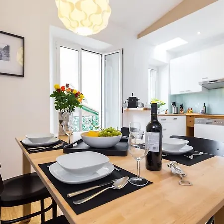 Elegant Riviera Retreat Steps To & Dining * 滨海自由城